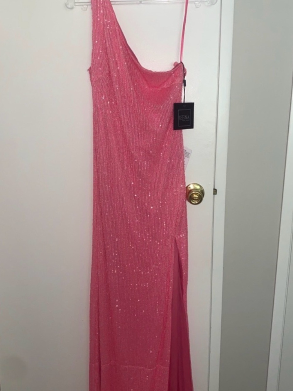 leena for Mac Duggal One-Shoulder Sparkle Gown in Bright Pink Size 14 - Picture 4 of 9
